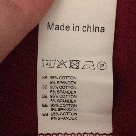 Red Capri leggings - Picture 3 of 4